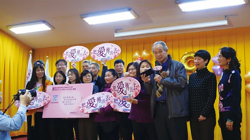 林春龍老師
奉獻北商40年退休感言　
　　　　很感謝您  沒忘記我 