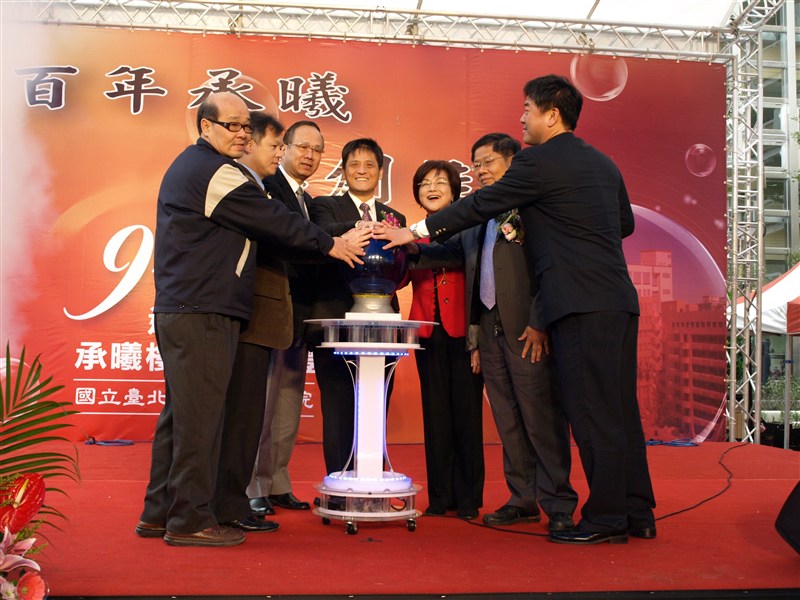 歡喜迎校慶 熱鬧入新厝