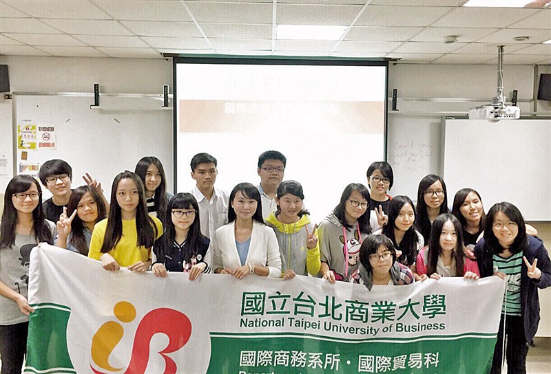 大手攜小手  技職向前走