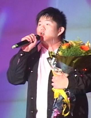 林育羣於94學年度聯合畢業典禮演唱