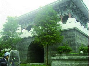 東門