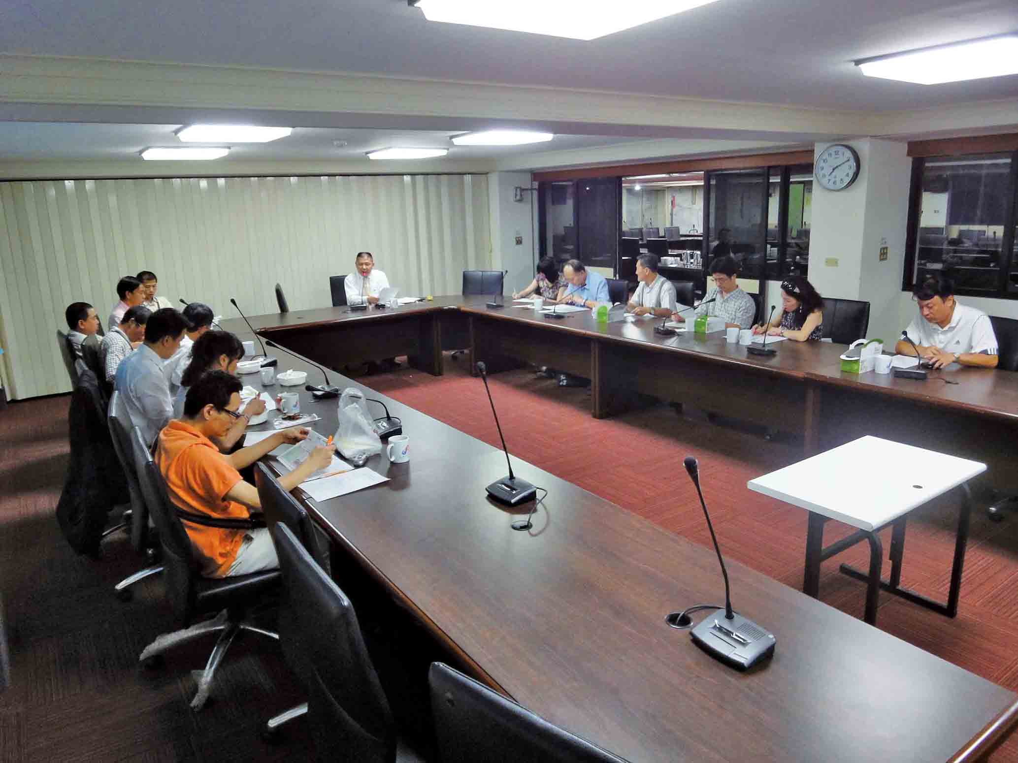 台北市校友會黃理事長主持第六屆第二次理監事會議