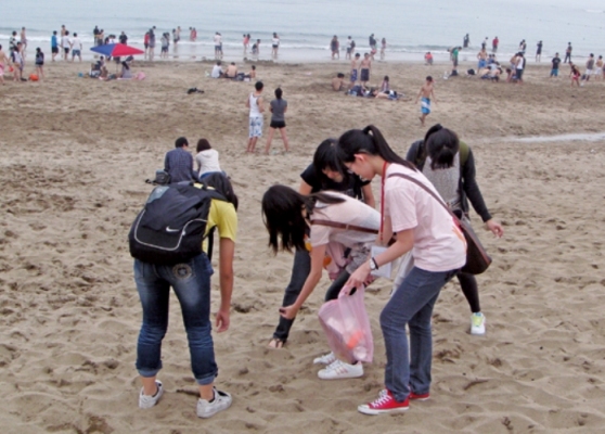 沙灘淨灘活動
